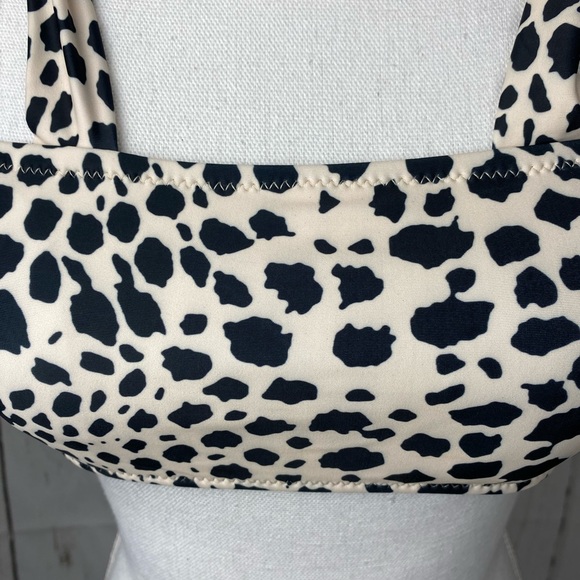 Bikini - Picture 4 of 8